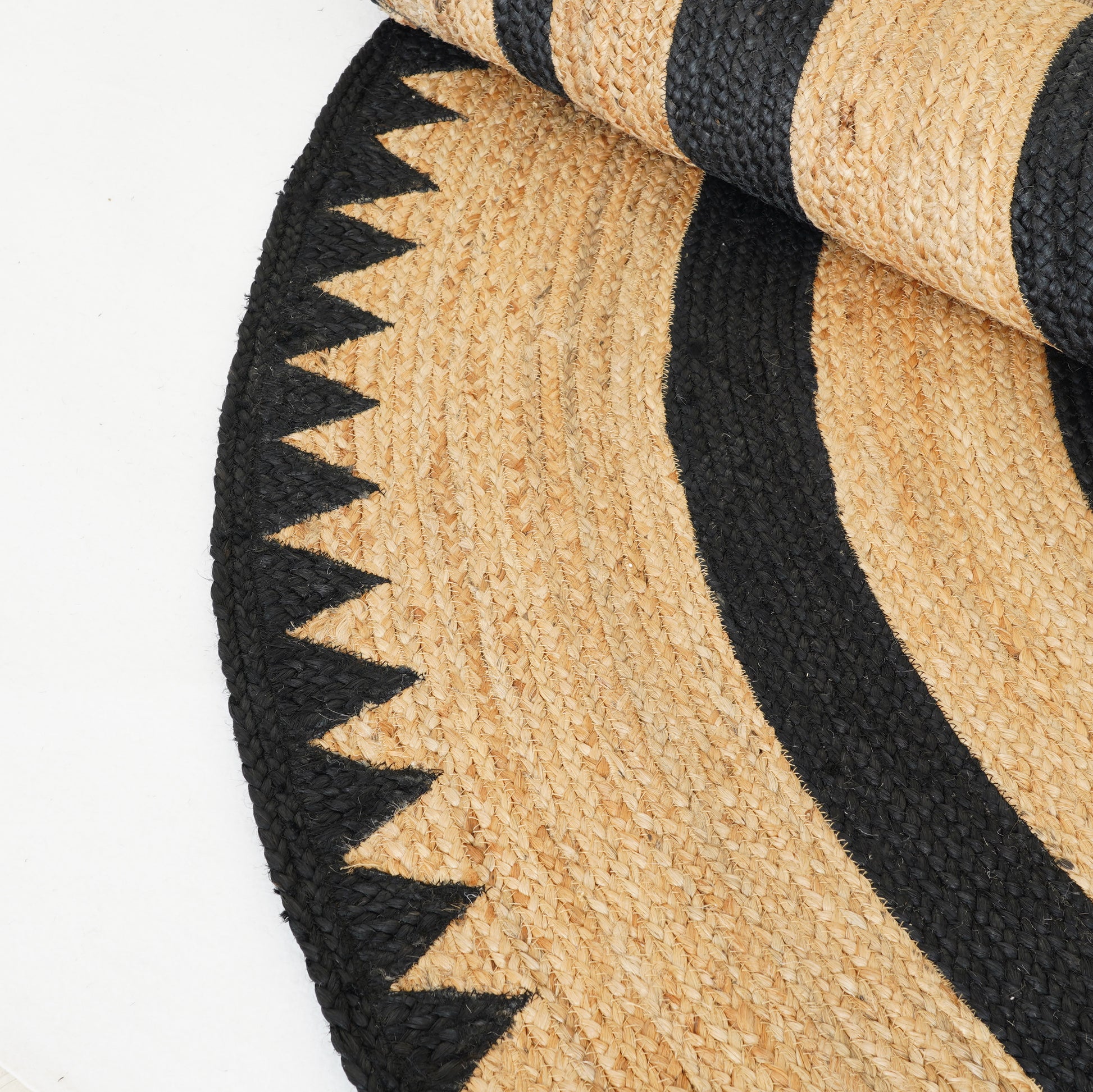 Round jute rug  – Corfu Tribal Chic eco-friendly rug - Tribe rugs collection