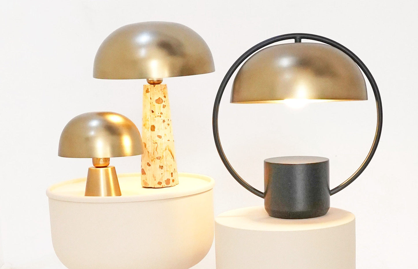 Eclipse Lightning Collection table lamp in iron and marble with brass finish