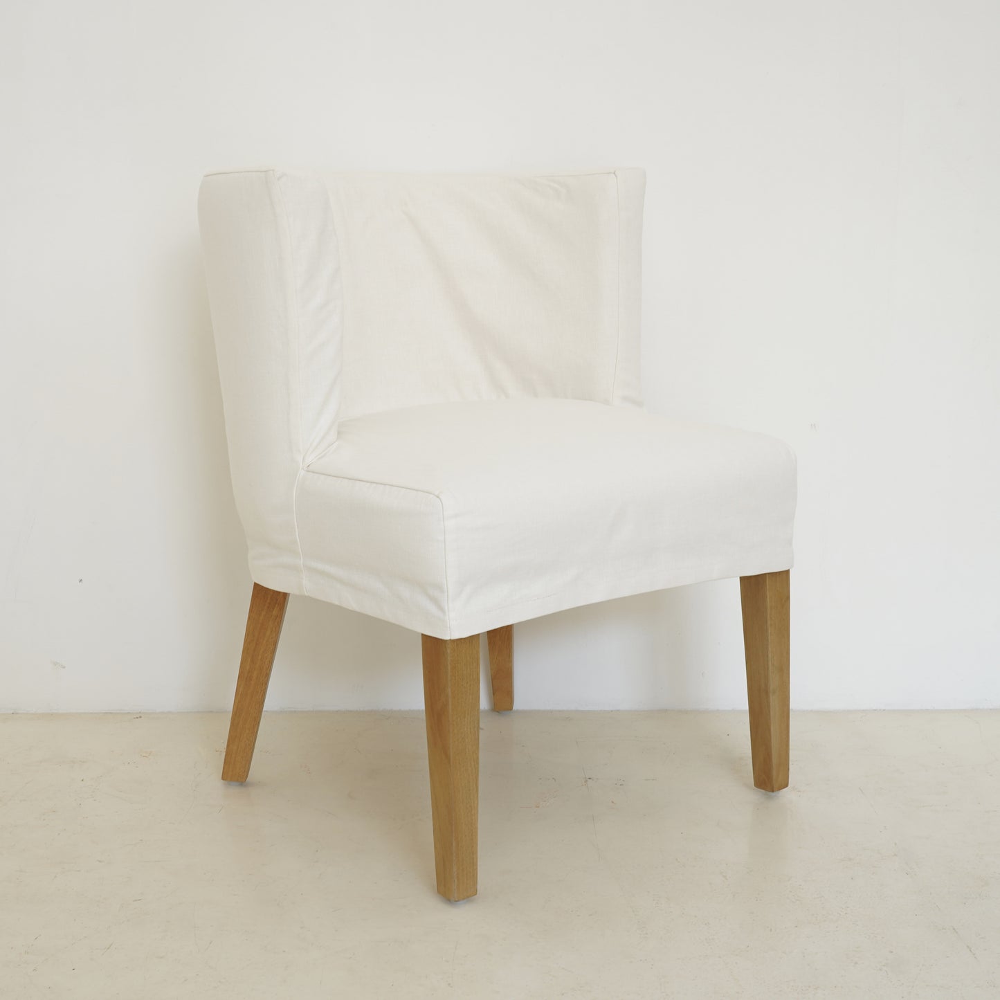 Signature Linen Curved-Back Chair