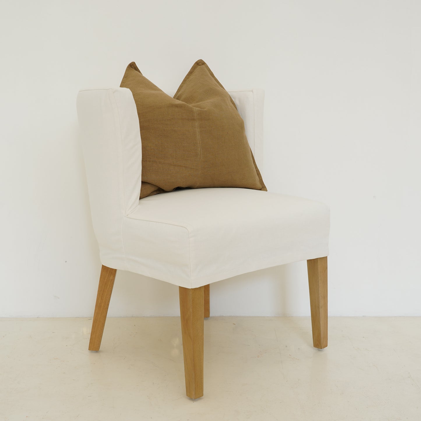 Signature Linen Curved-Back Chair