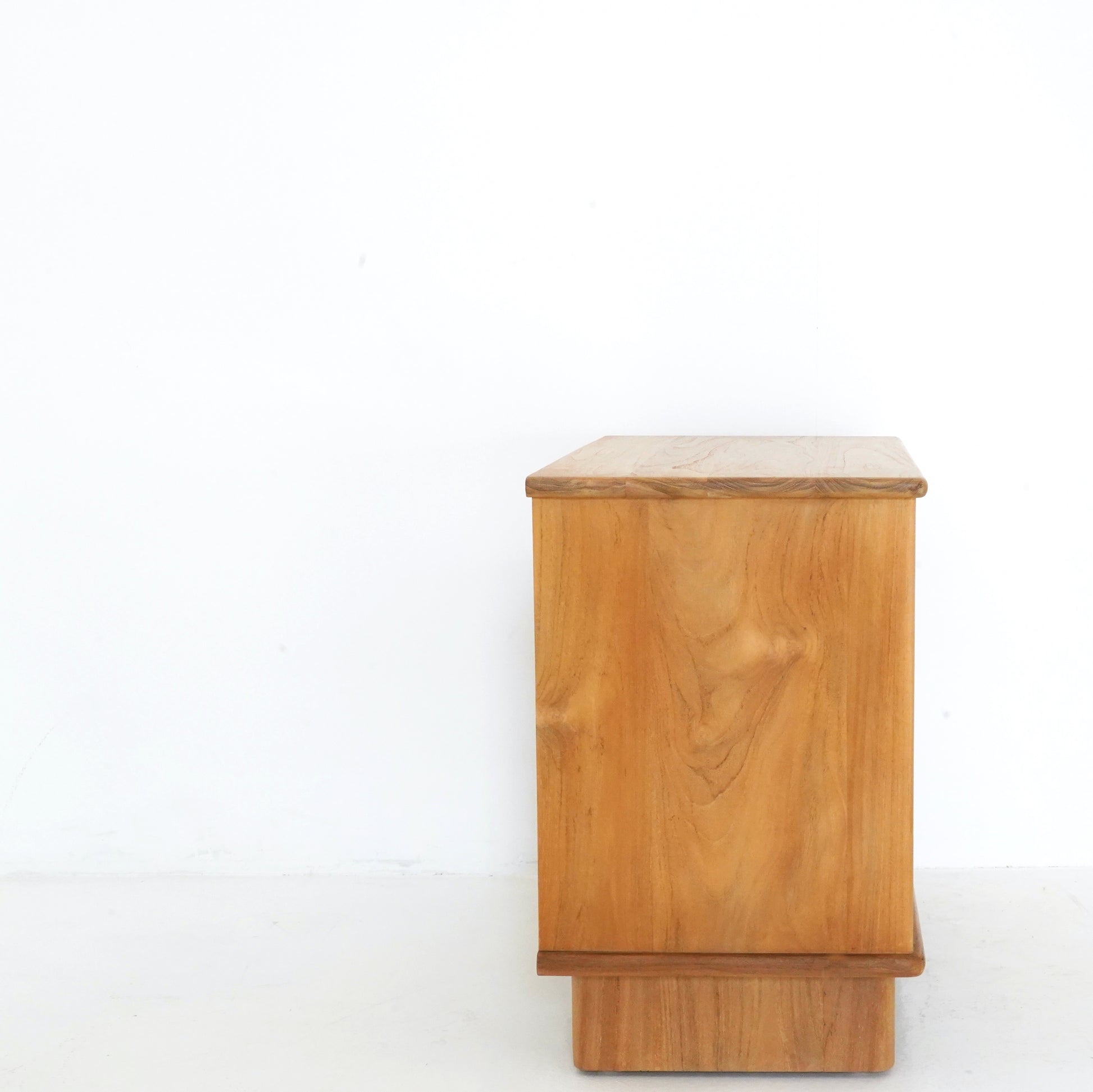 Handcrafted by Expert Artisans Elia Collection Viola Night Stand