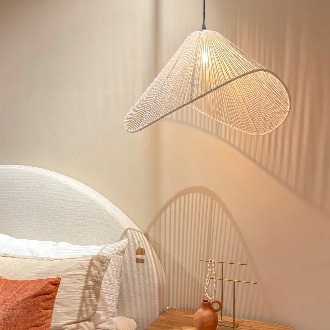 Hilo Collection - Isla Curve Hanging Lantern