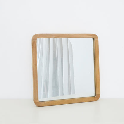 Elia Collection Essential Mirrors