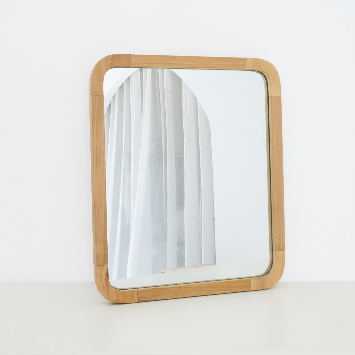 Elia Collection Essential Mirrors