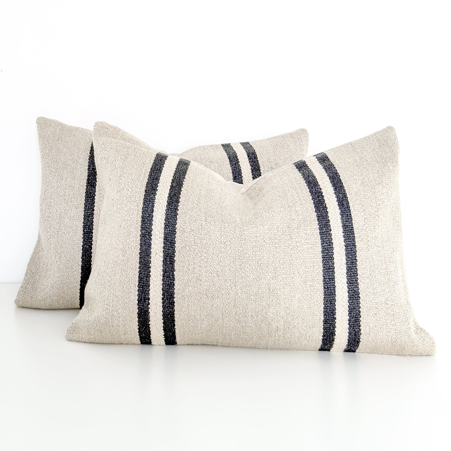 Mila- Oyster Cushion