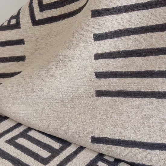 Ivory and charcoal sustainable jute rug