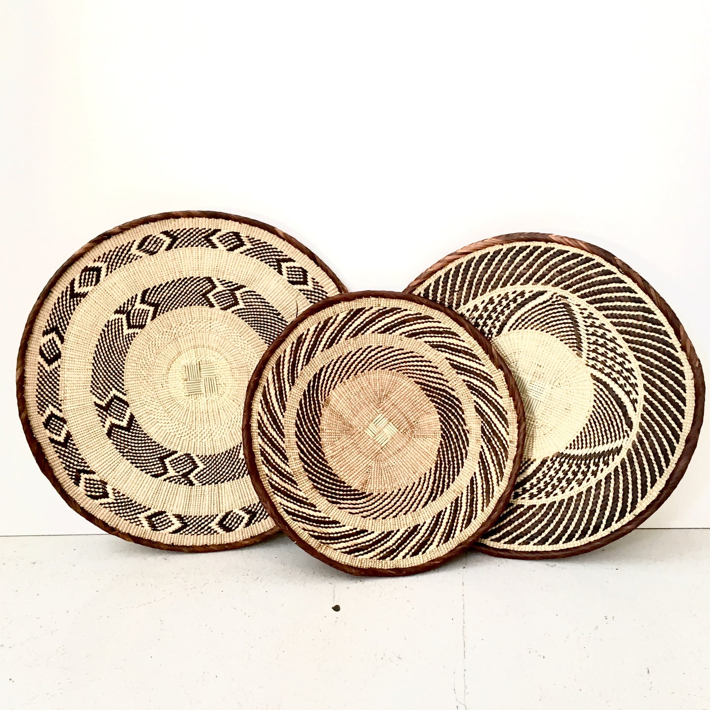 TongaBinga Plates, Brown - Wall Decorations