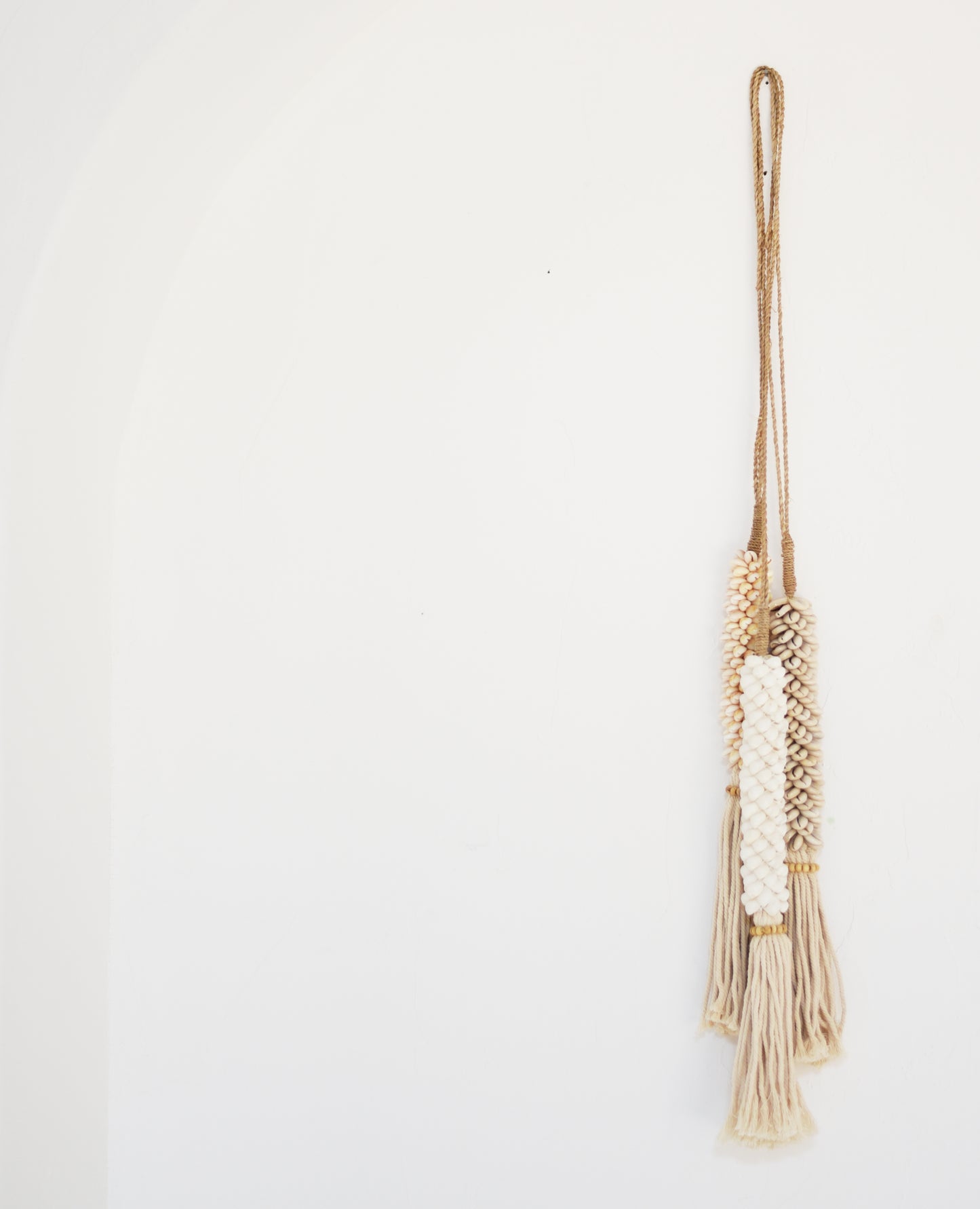 Shell Tassel, White