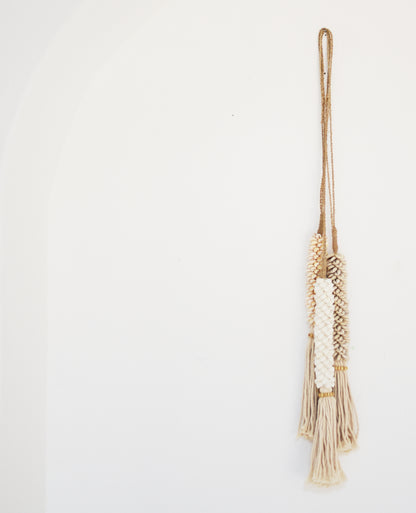 Shell Tassel, Natural